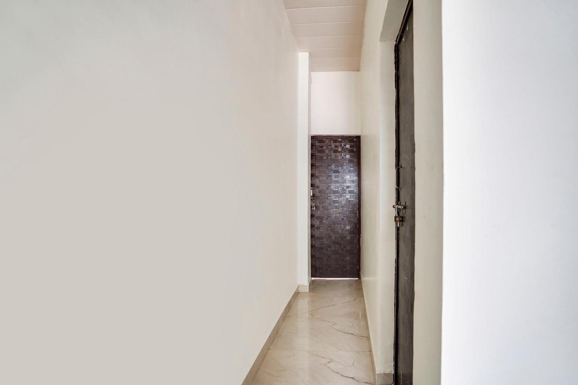 Hotel O The Moon Bareilly Exterior foto